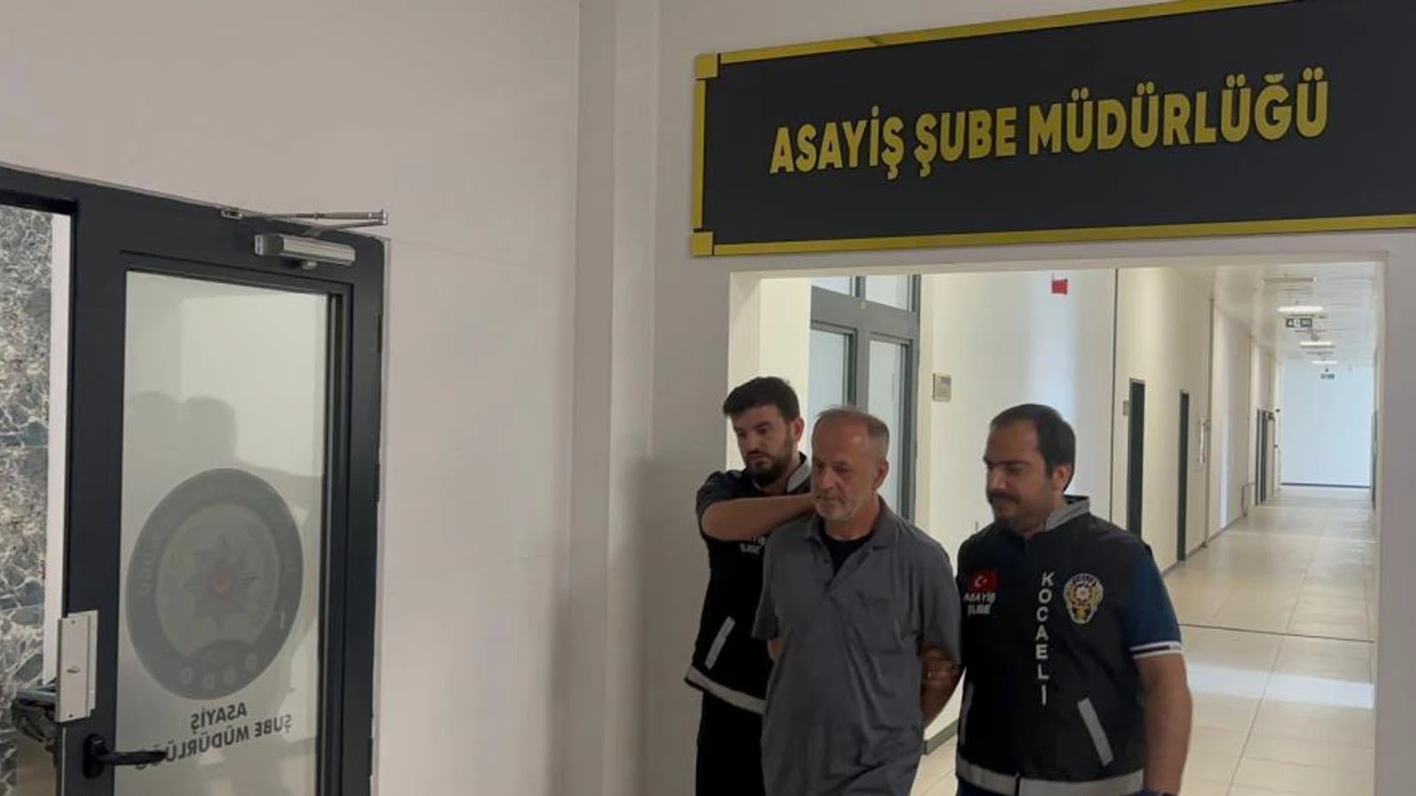 Bir kişiyi sokak ortasında başından vurarak katletmişti, tutuklandı