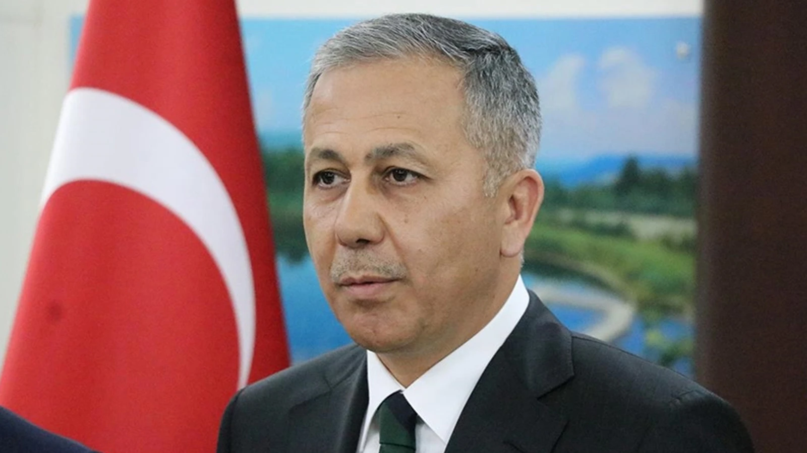 Bakan Yerlikaya'dan orman yangınlarındaki son duruma ilişkin açıklama