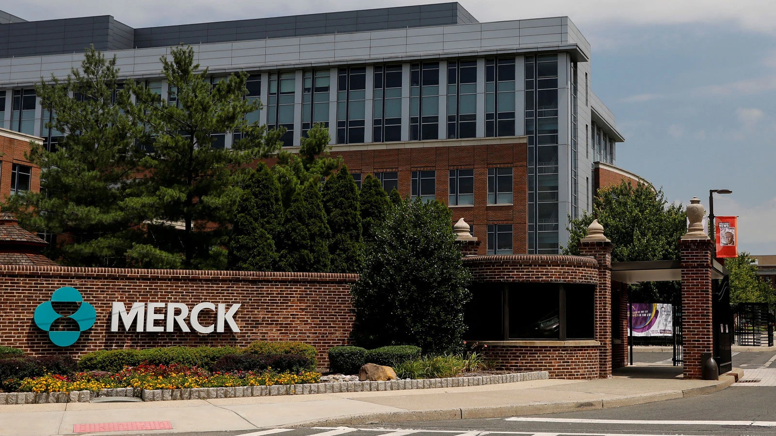 Alman Merck, kanser ilacı üreten ABD'li şirketi 3,9 milyar dolara satın alıyor