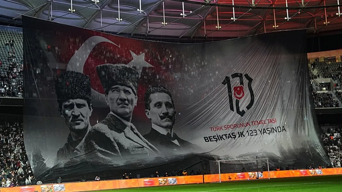 Beşiktaşlı taraftarlardan 123. yıla özel koreografi!
