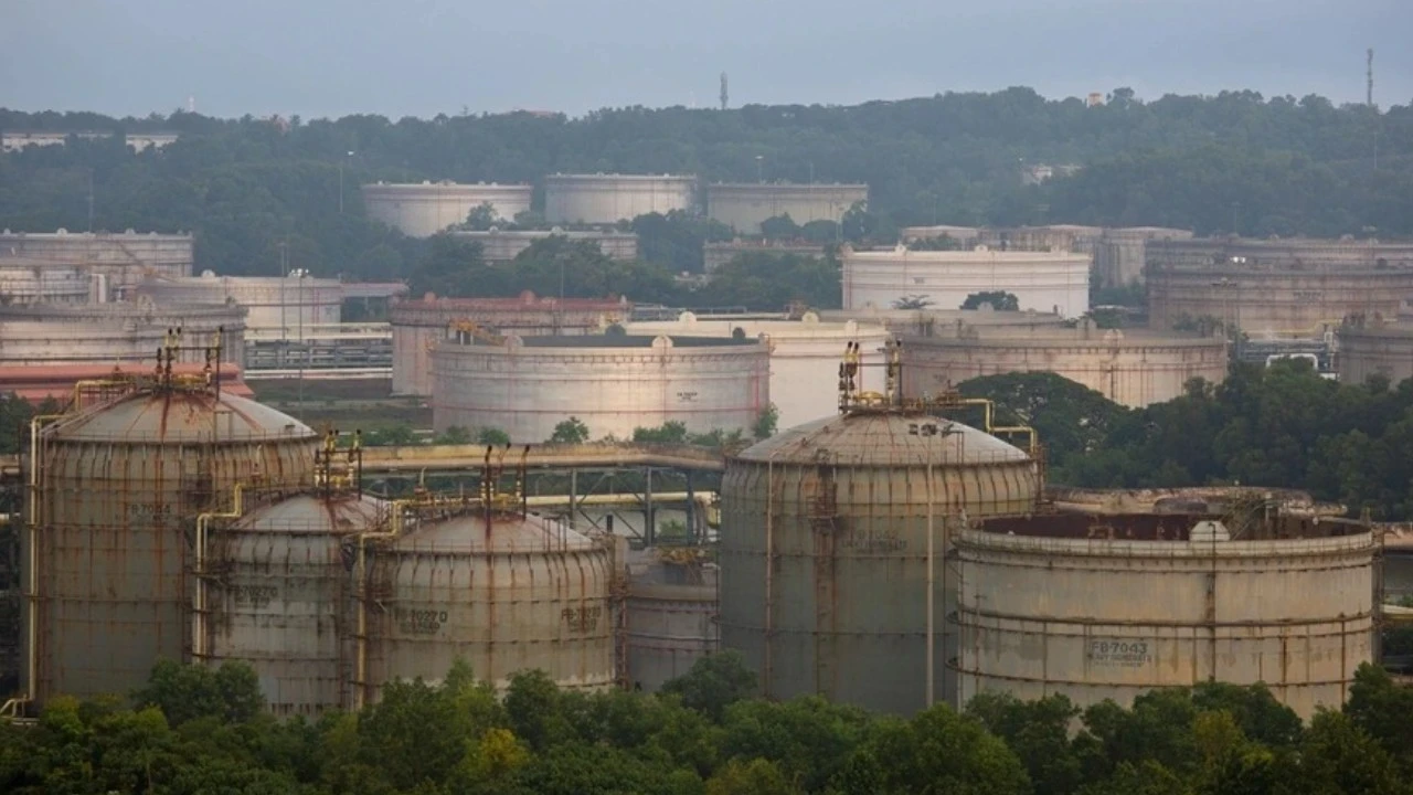 ABD baskısı sonrası Hindistan, Rus petrolüne yeni anlaşmaları askıya aldı