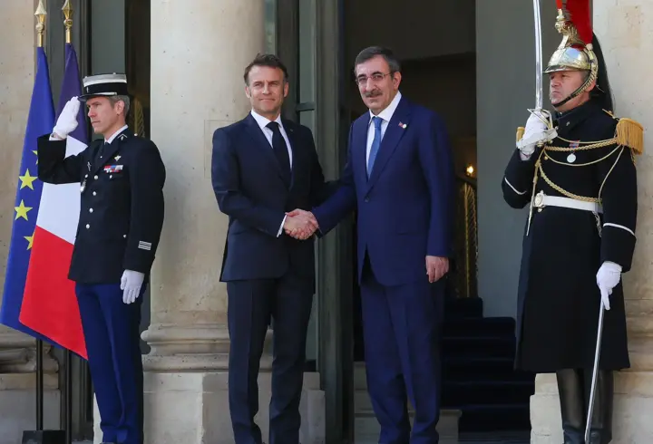 Cevdet Yılmaz, Paris'te 'Ukrayna' konulu Liderler Zirvesi'ne katıldı