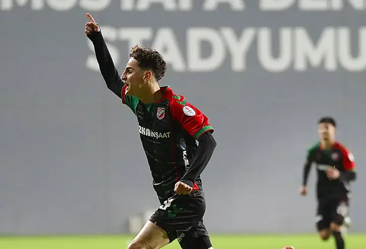 Fenerbahçe, Karşıyaka'nın genç yıldızı Adem Yeşilyurt'un transferini bitiriyor