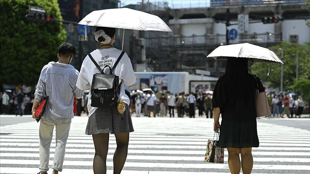 Tokyo'da aşırı sıcaklar can aldı: 56 kişi hayatını kaybetti