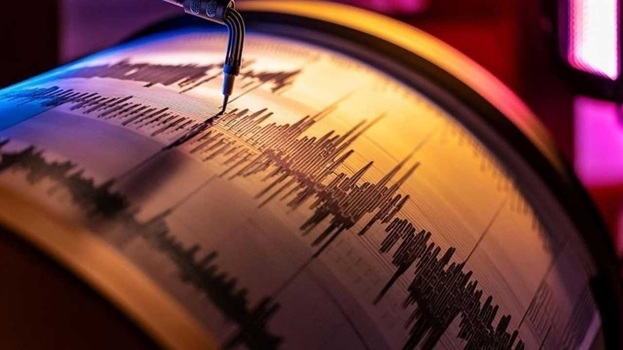 24 Nisan anlık son depremler... İstanbul'da az önce deprem mi oldu? Yeni deprem oldu mu?