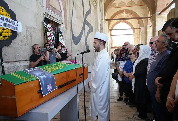 Eski eşi tarafından katledilen Bahar Aksu gözyaşlarıyla uğurlandı