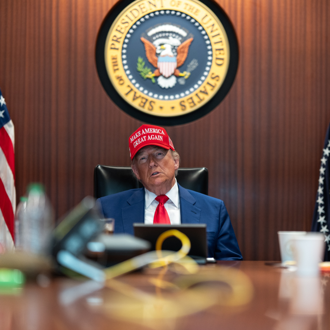 WSJ iddia etti: Trump Durum Odası'ndan uzaklaştırıldı
