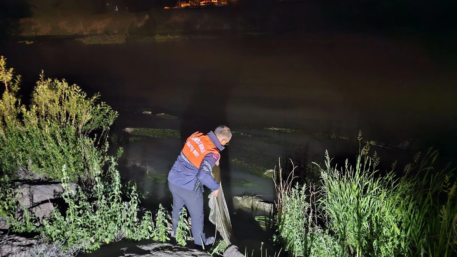 Van'da kaçak avlanan 1 ton 970 kilogram inci kefali ele geçirildi
