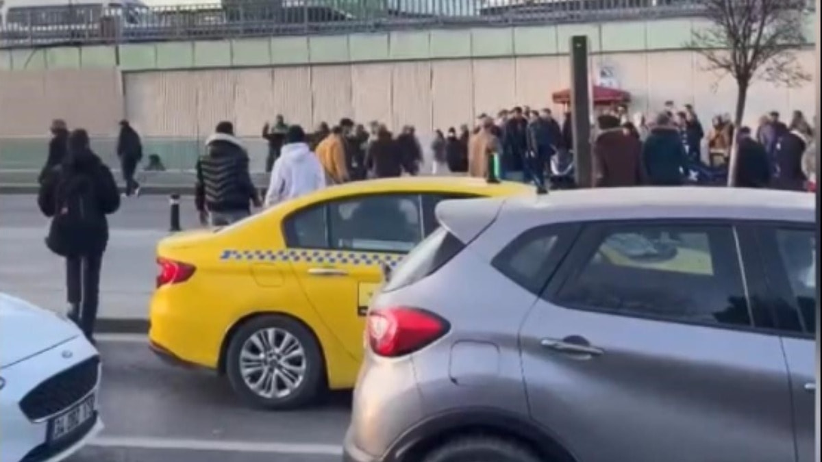 İftar sırasında tekme tokat kavga: Oruçlarını açmadan biber gazı yediler