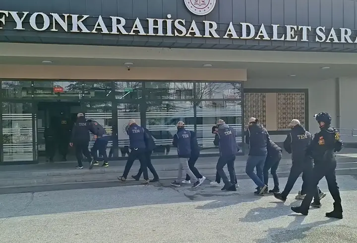 Afyonkarahisar merkezli 2 ilde DEAŞ operasyonu; 5 tutuklama