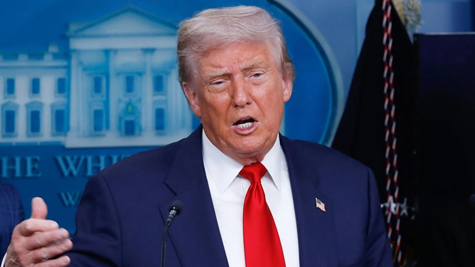ABD Başkanı Trump kredi kartı faiz oranlarına sınır getirilmesini istedi