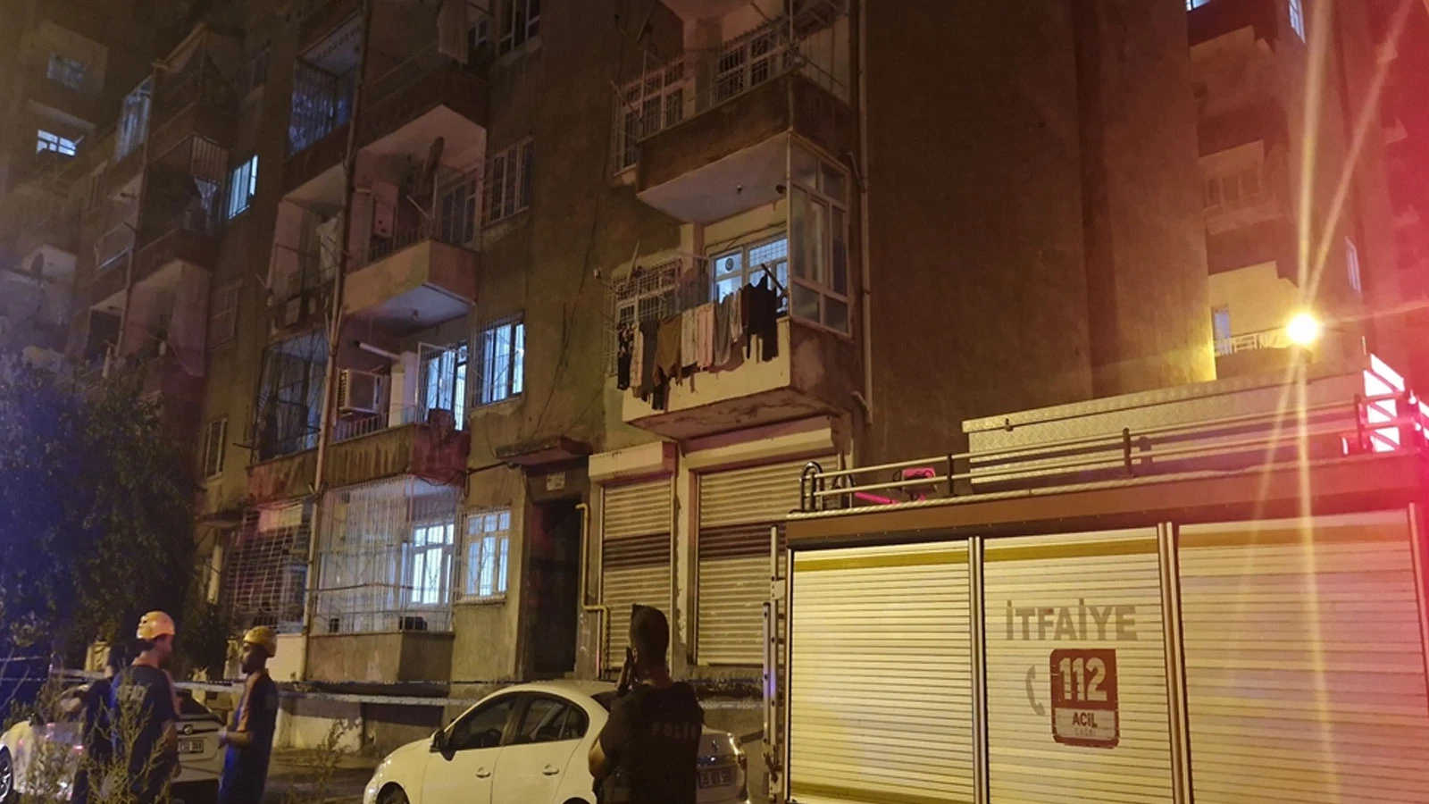 Diyarbakır’da panik anlar! 'Apartman sallandı' iddiası üzerine 5 katlı bina boşaltıldı