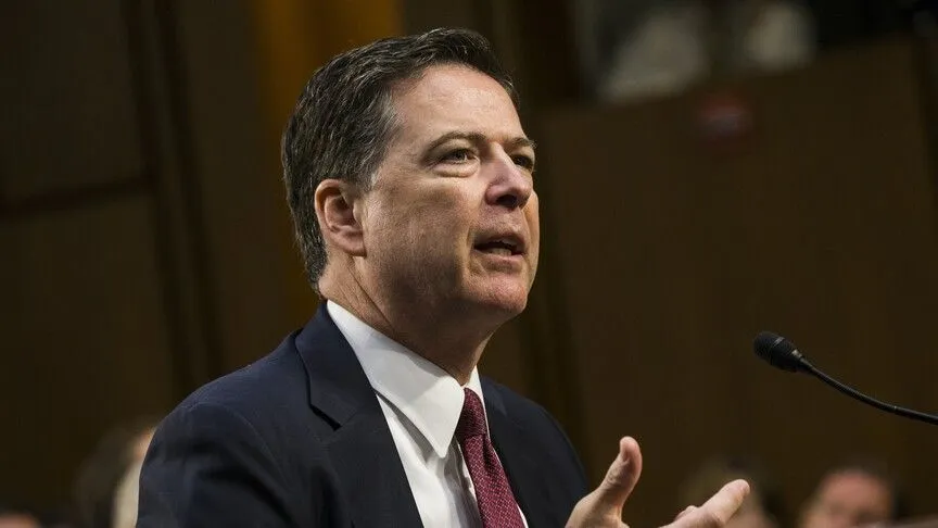 ABD'de Eski FBI Direktörü Comey, Gizli Bilgileri Basına Sızdırmakla Suçlandı