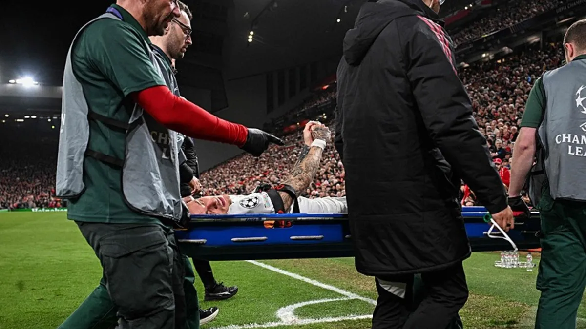 Galatasaray'da bir sakatlık daha! Noa Lang reklam panolarına çarptı