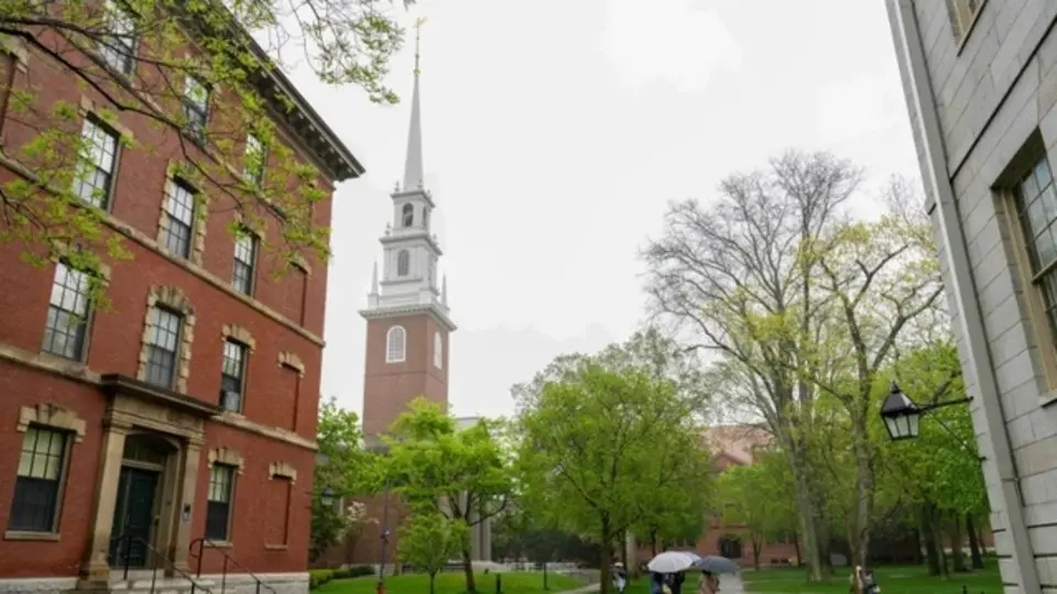 Trump yönetiminin Harvard'a uluslararası öğrenci yasağı kararına durdurma