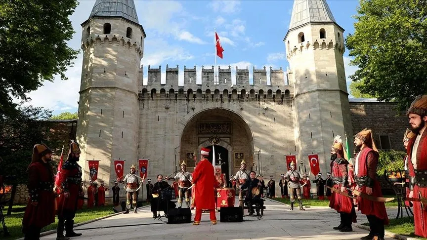 Mehteran Birliği gösterileri Dolmabahçe, Topkapı ve Yıldız Sarayı'nda gerçekleşecek
