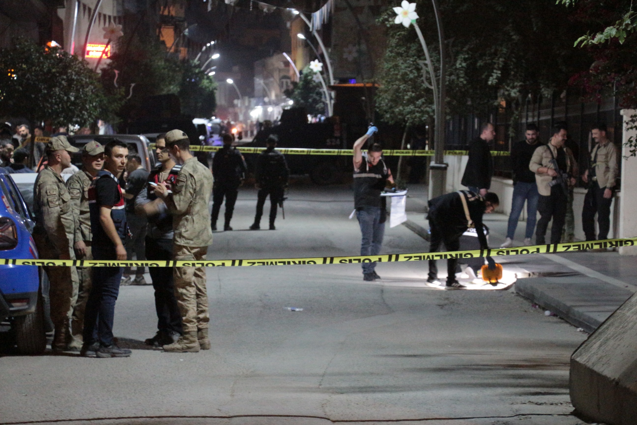 Adliye önünde silahlı saldırı: 1 ölü, 1 ağır yaralı