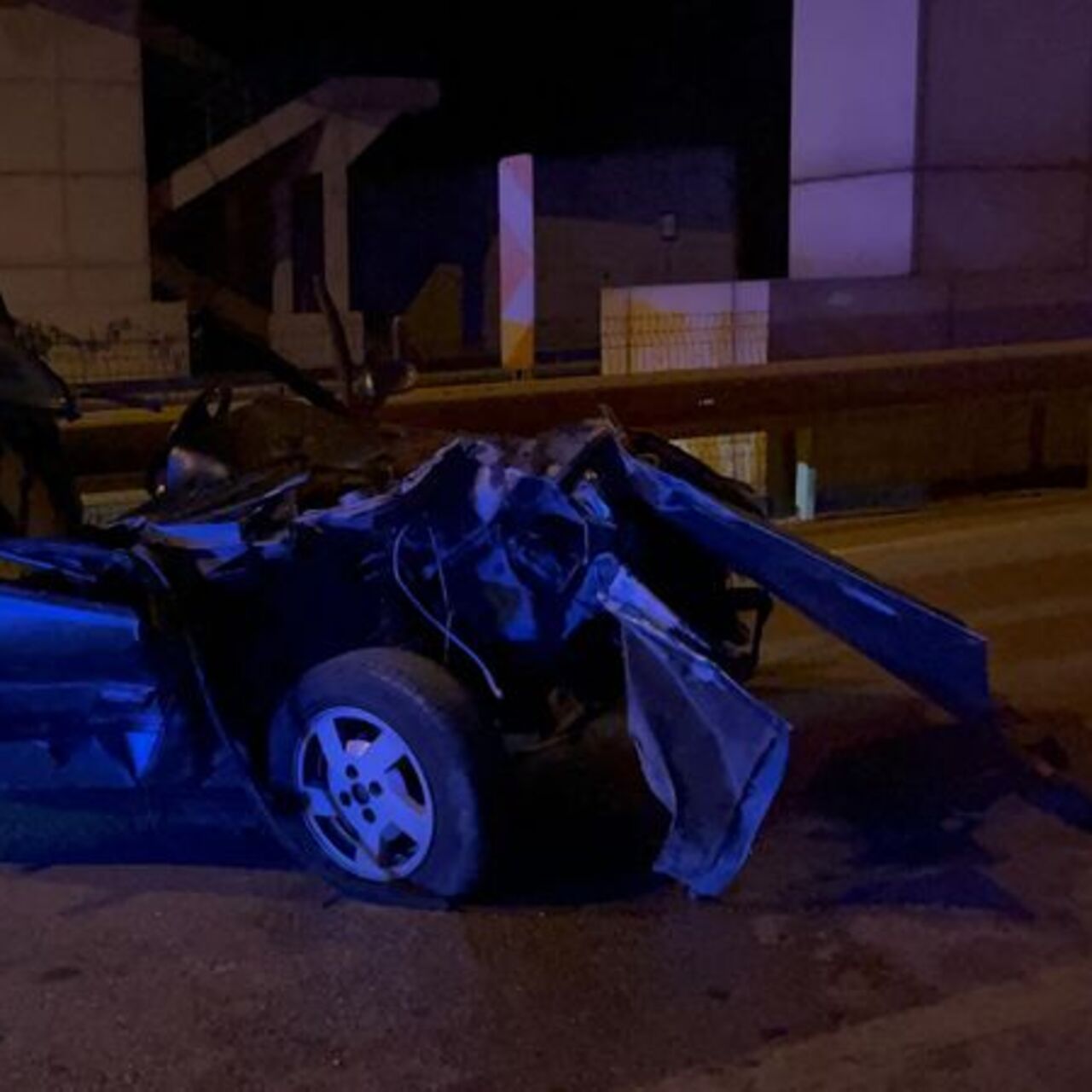 Bursa'da otomobil TIR'a çarptı: 1 ağır yaralı