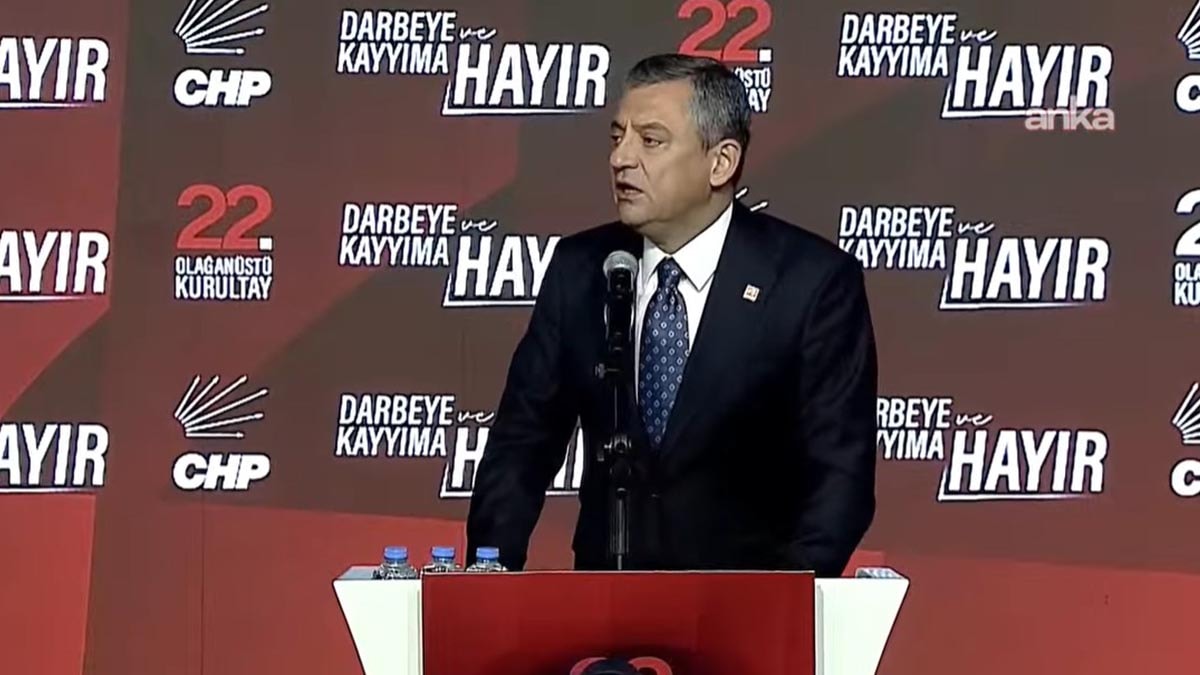 CHP kurultayında Özel'den Erdoğan'a çok sert Trump sözleri