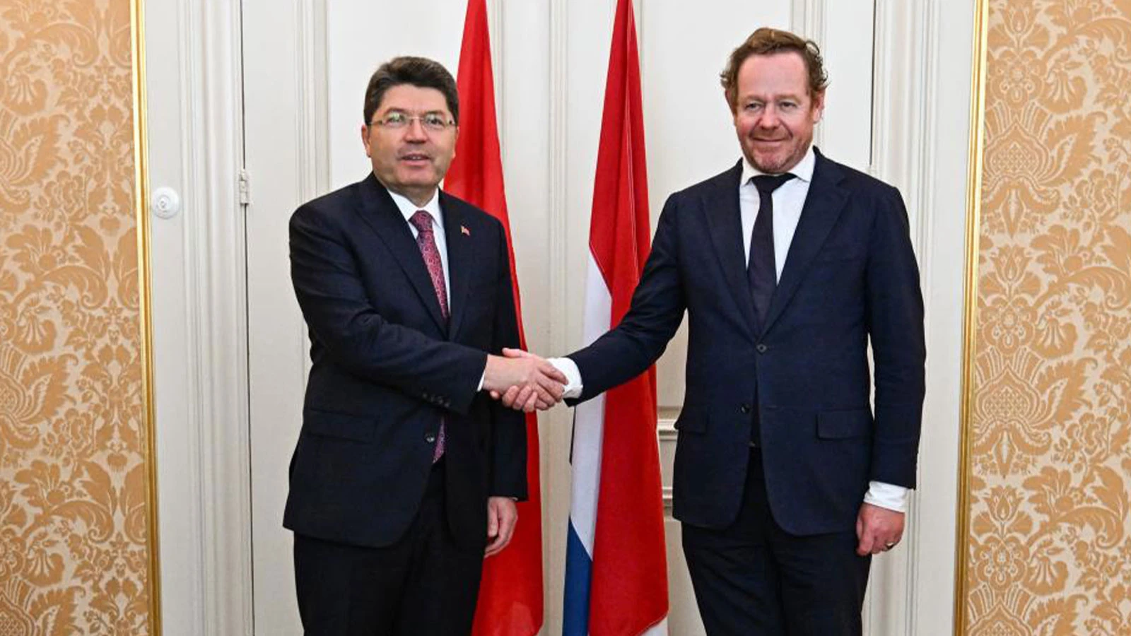 Adalet Bakanı Tunç, Hollandalı mevkidaşı Van Weel ile bir araya geldi