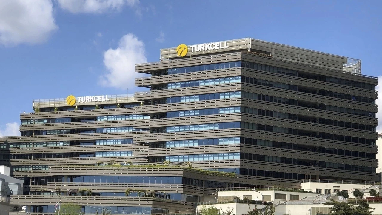Turkcell’in ikinci çeyrek net kârı 4,2 milyar TL oldu