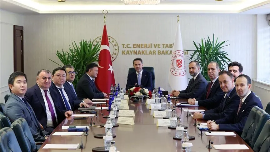 Bakan Bayraktar, Kazakistan ile enerjide işbirliği imkanlarını görüştü