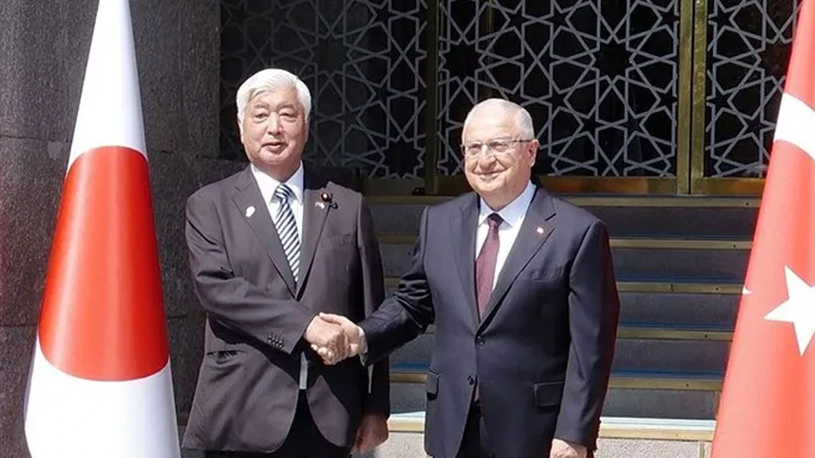 Japonya savunma bakanı, İHA'lar için Türkiye'de