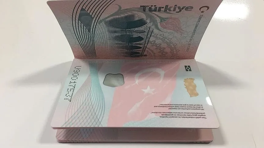 Karadağ, Türk vatandaşlarına vize uygulamasını iptal etti