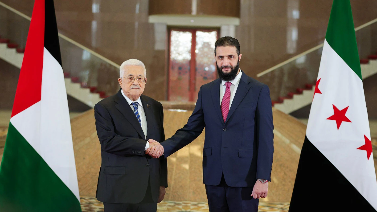 Suriye Cumhurbaşkanı Şara, Filistin Devlet Başkanı Abbas ile bir araya geldi