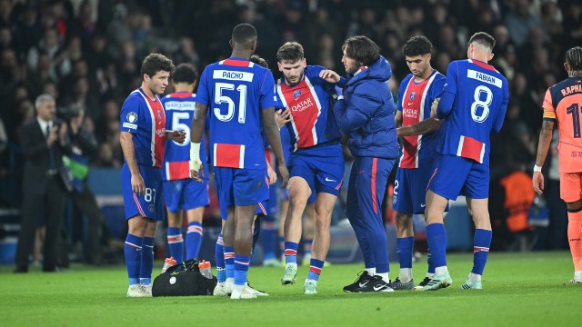 Psg, Kvaratskhelia'nın Ameliyat Olacağını Açıkladı