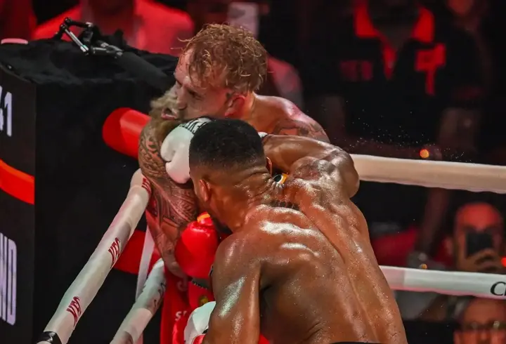 Merakla bekleniyordu! Anthony Joshua - Jake Paul maçı nakavtla sona erdi...