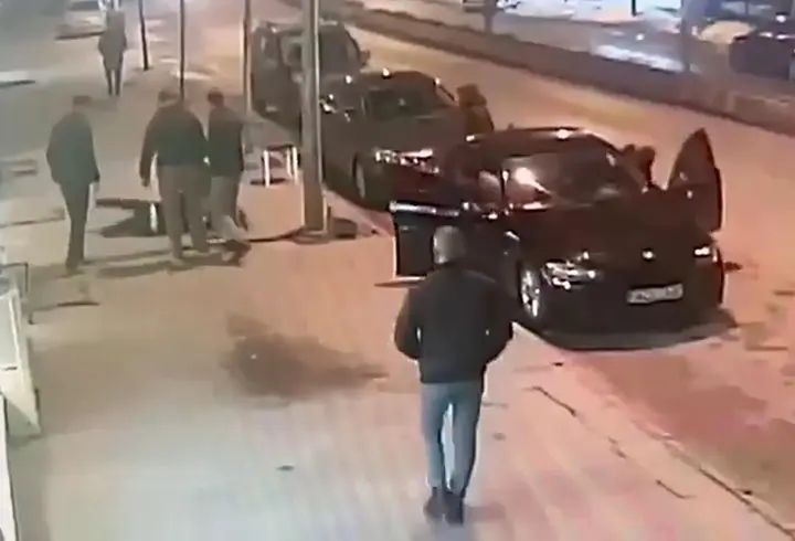 Park yeri yüzünden çıkan kavgada bacağını kırdılar