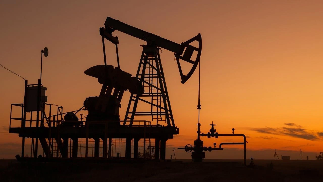 Petrol Fiyatlarında Yüksek Seyir Sona Erebilir: Goldman Sachs'tan Yeni Öngörü