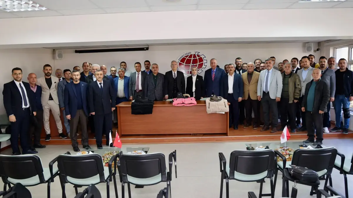 Niğde’de İhtiyaç Sahibi Öğrencilere Bot Ve Mont Desteği