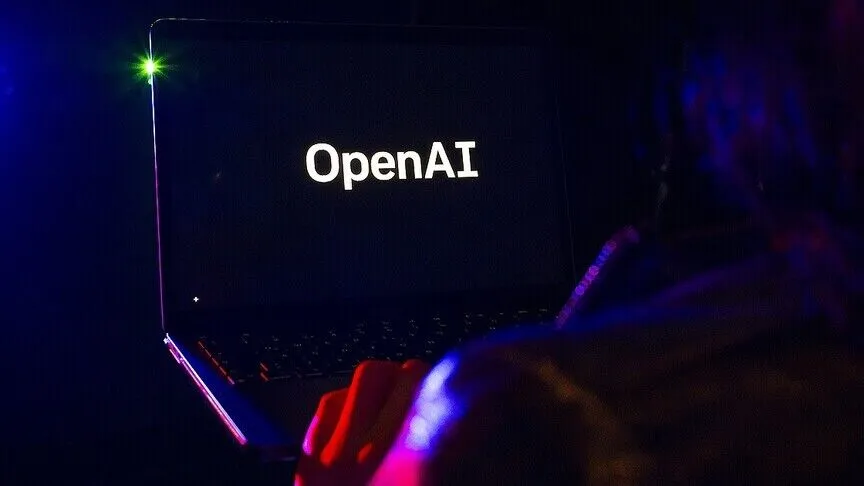 OpenAI'dan Eski Çalışanının Piyasaya Sürülmemiş Cihaza Ait Gizli Belgeleri Apple'a Götürdüğü İddiası