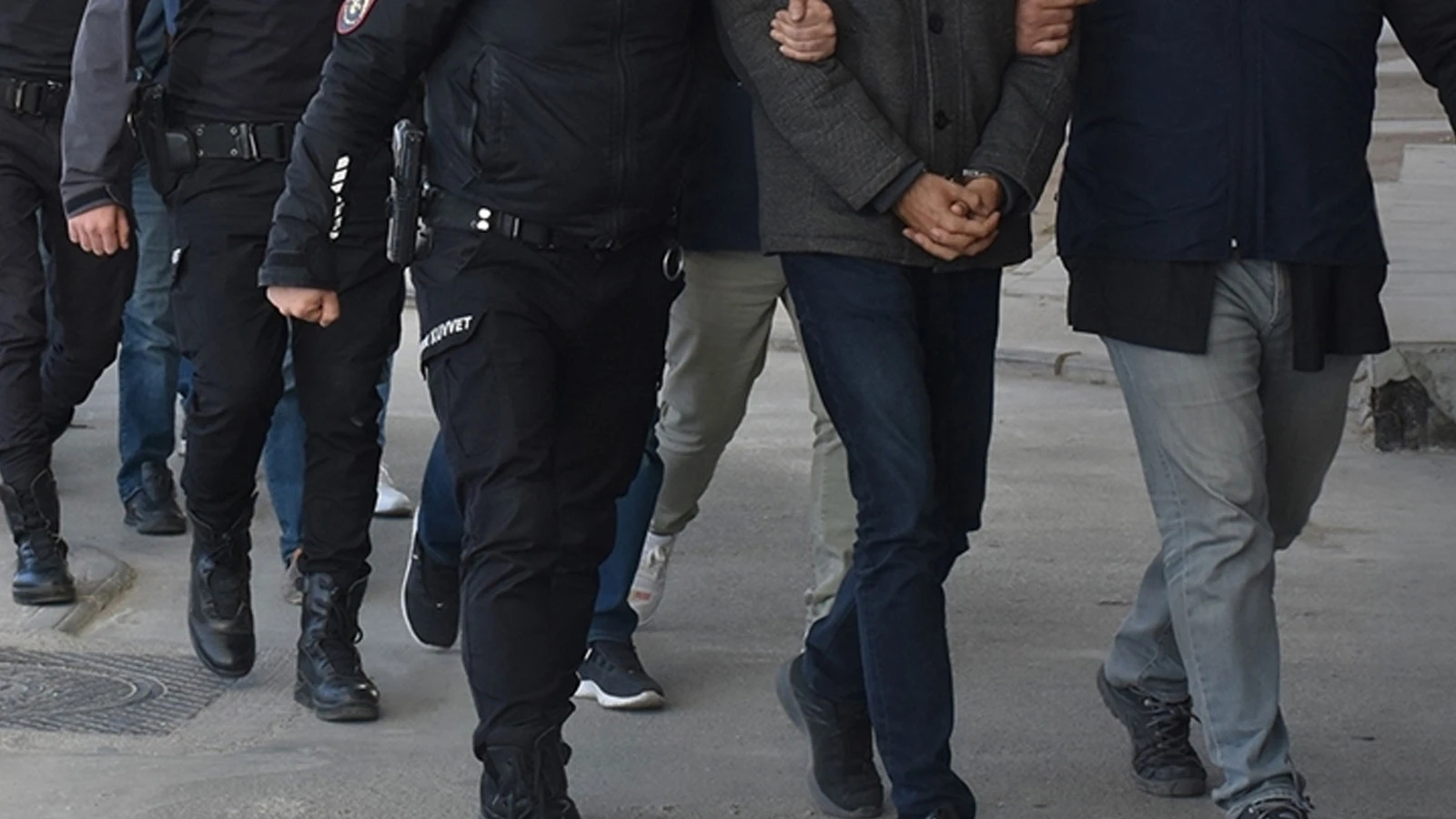 FETÖ'ye yönelik 46 ilde düzenlenen operasyonlarda 361 şüpheli yakalandı