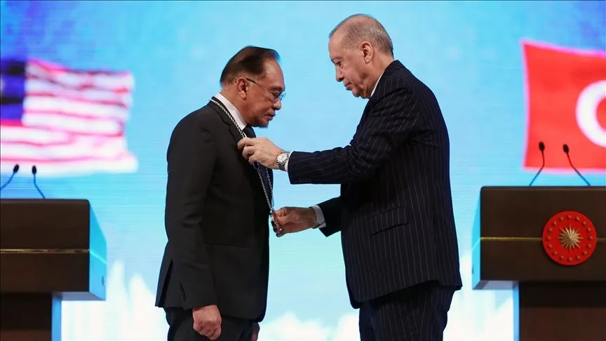 Malezya Başbakanı Enver'e Cumhuriyet Nişanı tevcih edildi