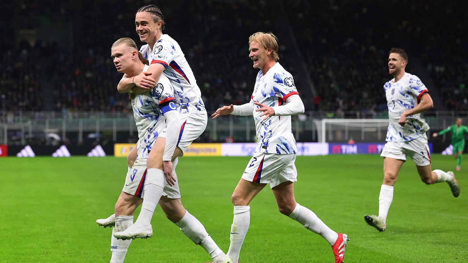 Erling Haaland önderliğindeki Norveç, Dünya Kupası biletini aldı
