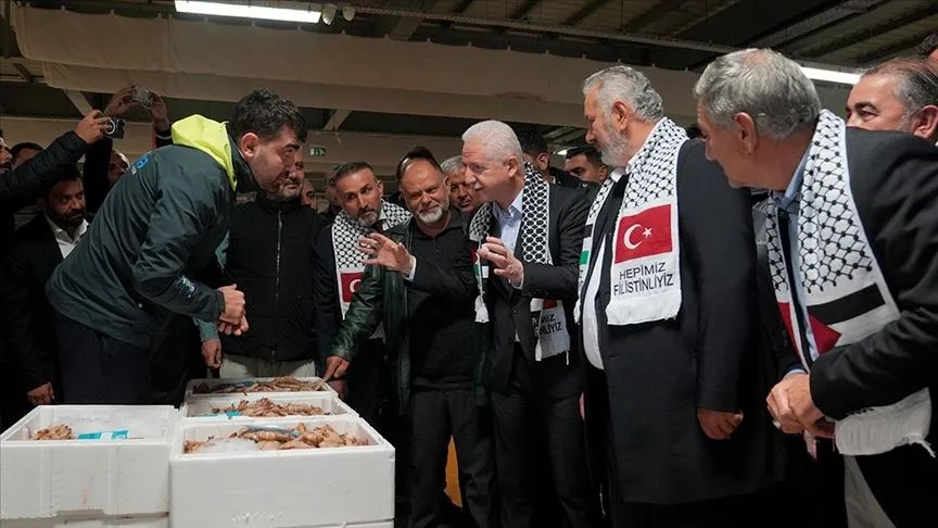İstanbullu balıkçılar bir günlük hasılatını Gazze'ye bağışladı