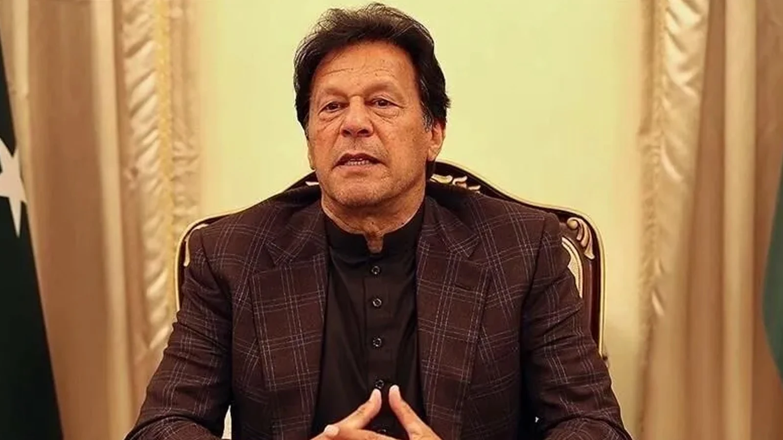 Eski Pakistan Başbakanı Khan, cezaevinden hastaneye sevk edildi