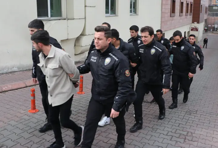 Kayseri'de 'Yılanlar grubu' soruşturmasında 5 tahliye