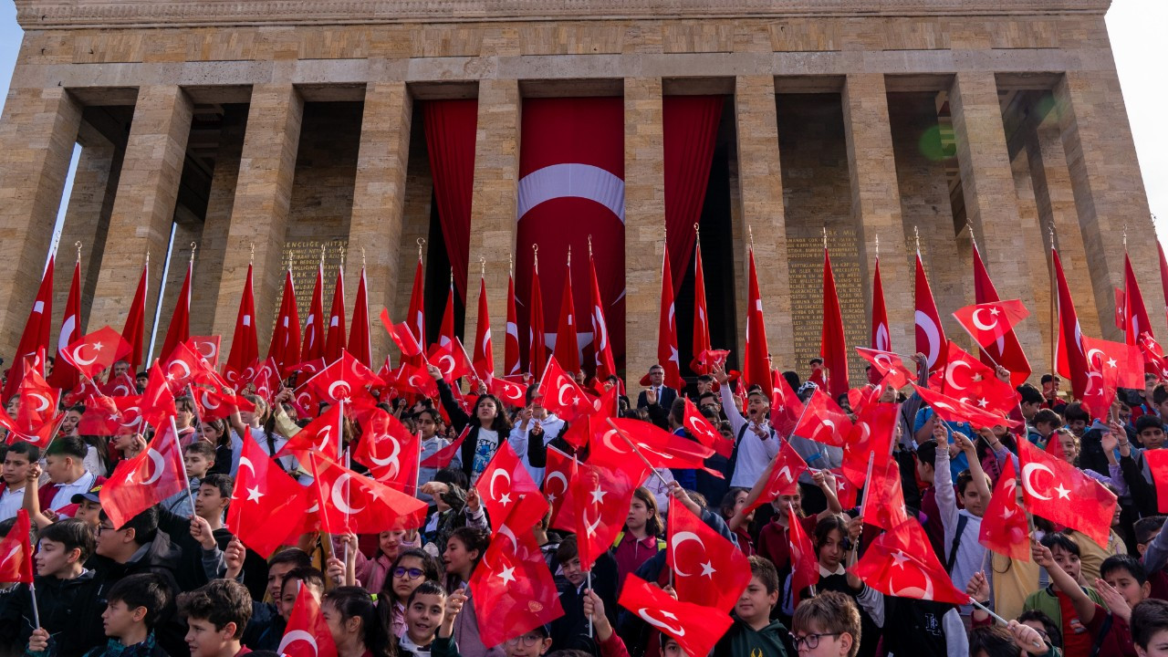 Türkiye'de 23 Nisan coşkusu: Dört bir yanda kutlamalar yapıldı