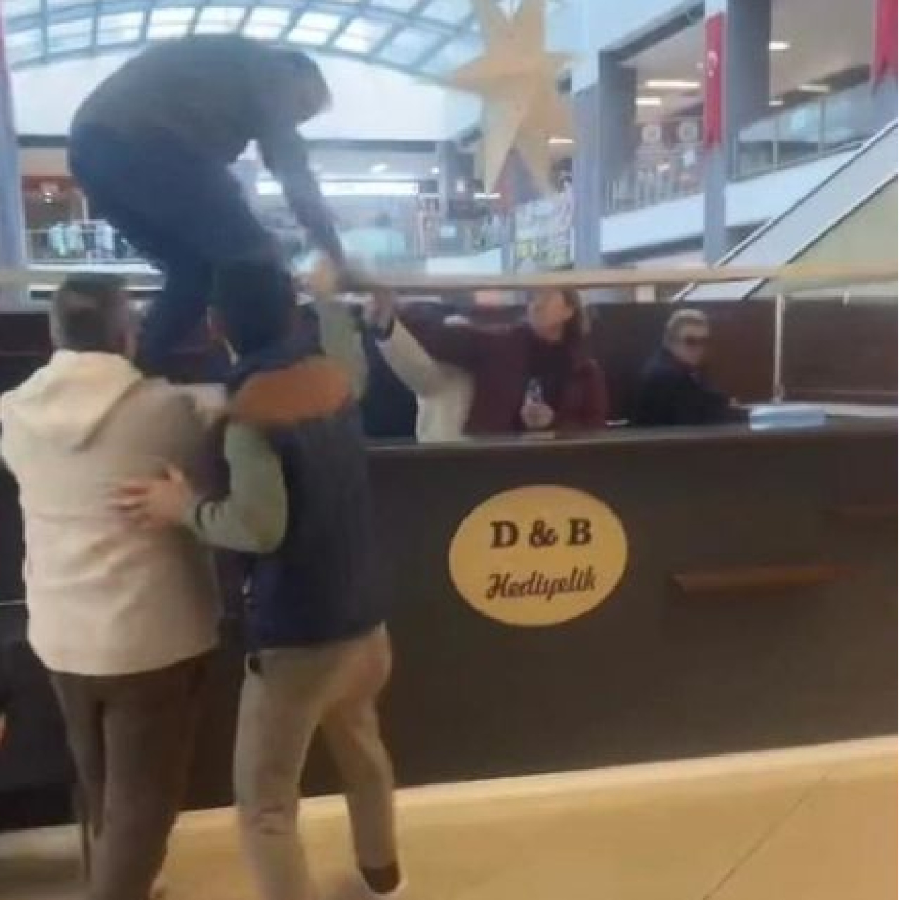 Esnaflık yeri tartışması kavgayla bitti