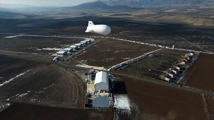 "Uçan karakol" GÖKÇERİ sınırları zorluyor