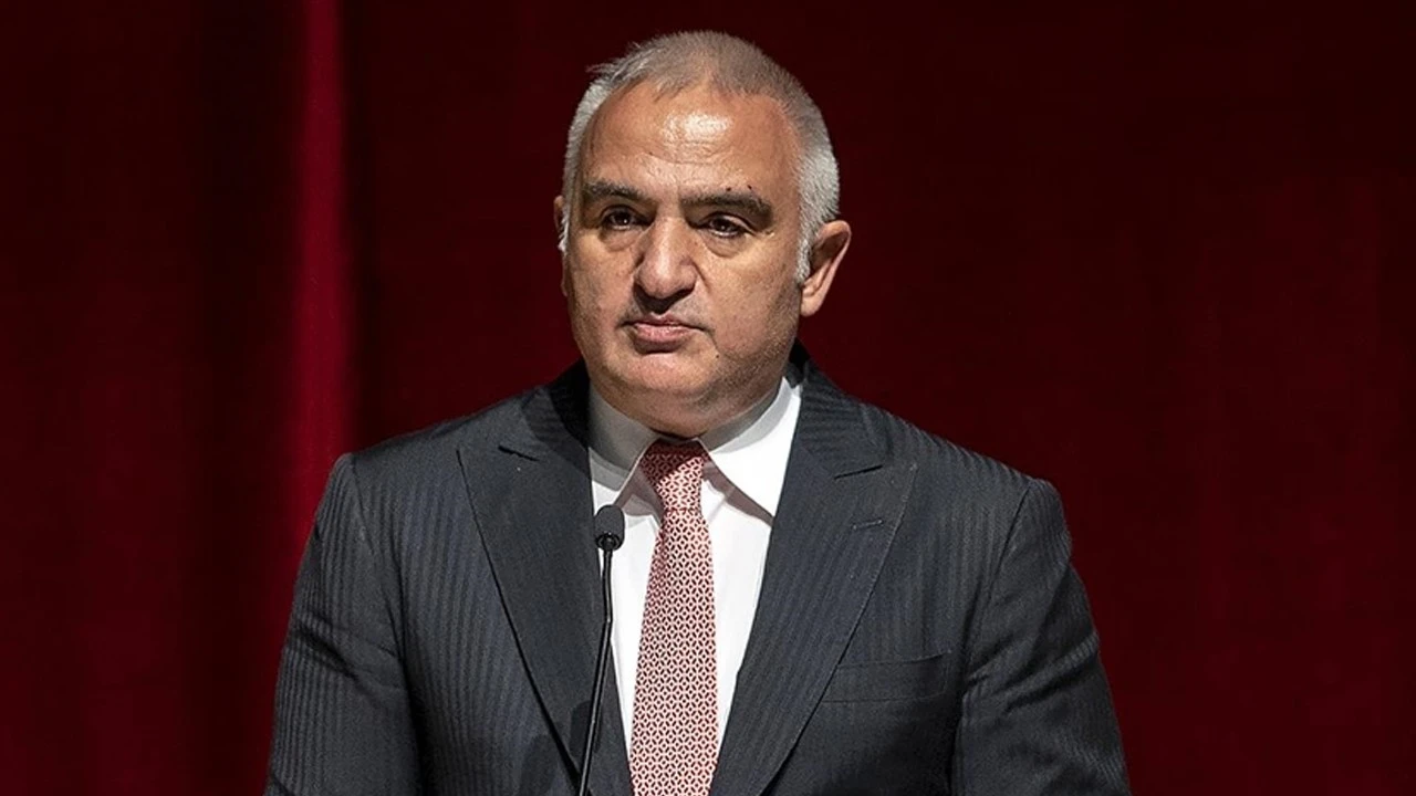 Bakan Ersoy'dan Rıza Kayaalp'e tebrik