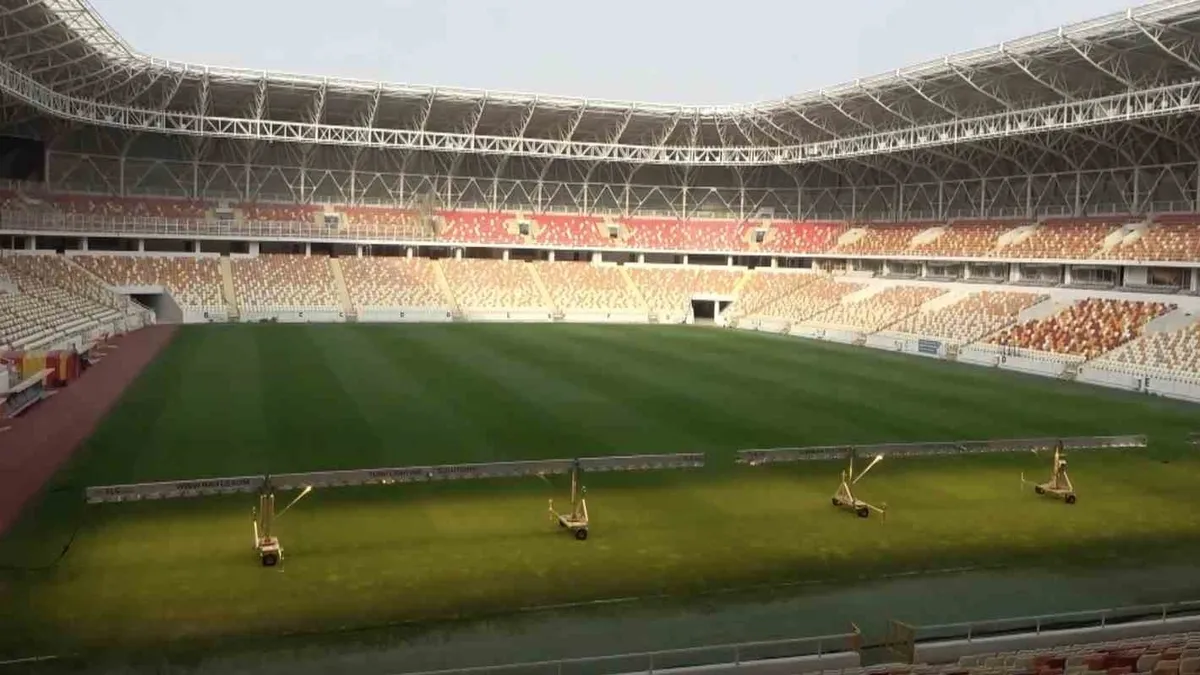 Yeni Malatyaspor'dan geriye kusursuz stat zemini kaldı!