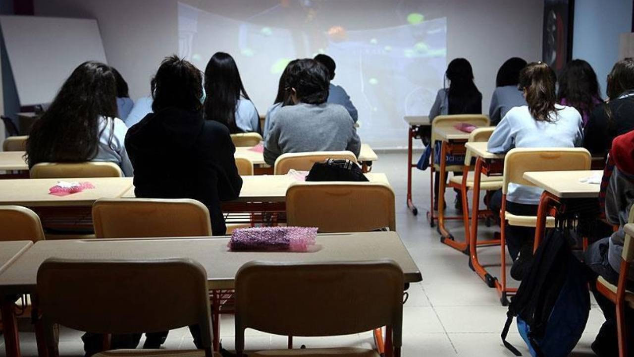 MEB'den bir sendikanın "müfredat dışı ders işlenecek" iddialarına açıklama