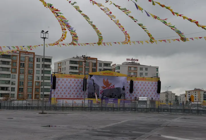 Diyarbakır'da nevruz ateşi için 5 ton odun yakılacak