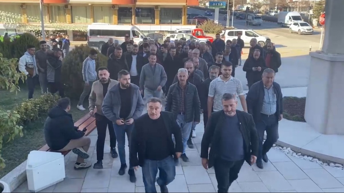 Bilecik'te neler oluyor? Dolmuşçular Melek Mızrak Subaşı'nın toplantısını bastı