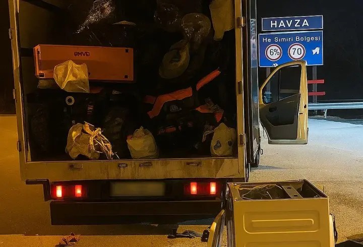 Kamyonetteki çamaşır makinesinde 1 kilo 361 gram metamfetamin ele geçirildi